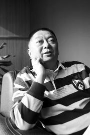 28岁华裔天才亿万富翁的神秘面纱
